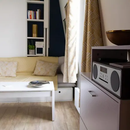 Magnificent Studio Near Notre Dame De